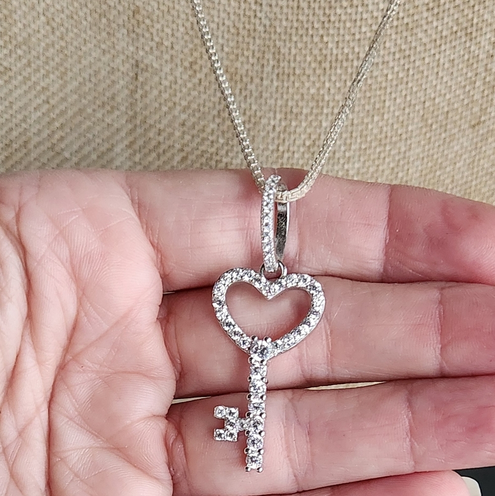 Elegant Sterling Silver Heart Key Pendant Necklace with Cz's signed 925 DM 23 in